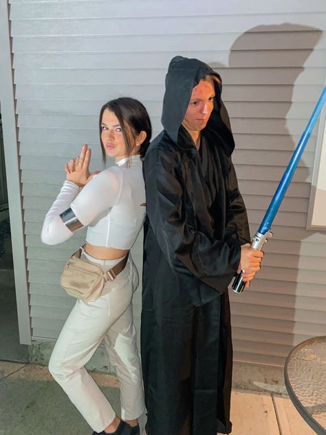 Jedi Couple Costume, Padme Amidala Halloween, Padme And Anakin Costume, Anakin Skywalker And Padme, Anakin Costume, Padme Costume, Star Wars Halloween Costumes, Character Halloween Costumes, Diy Couples Costumes