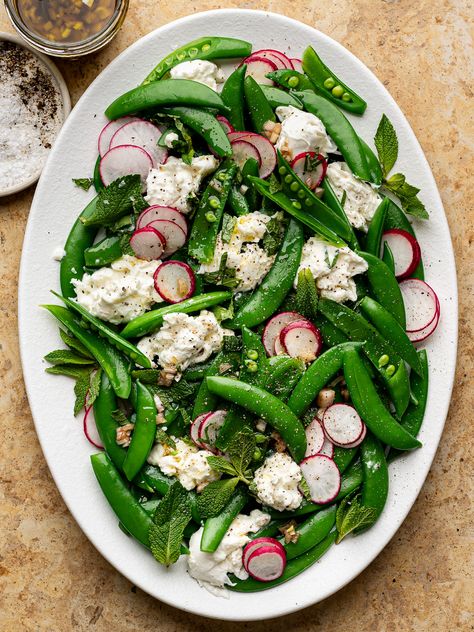 Sugar Snap Pea And Burrata Salad Sugar Snap Pea Salad, Sugar Snap Pea Recipe, Beautiful Salads, Snap Peas Recipe, Sugar Snap Pea, Snap Pea Salad, Pea Salad Recipes, Snap Pea, Spring Food