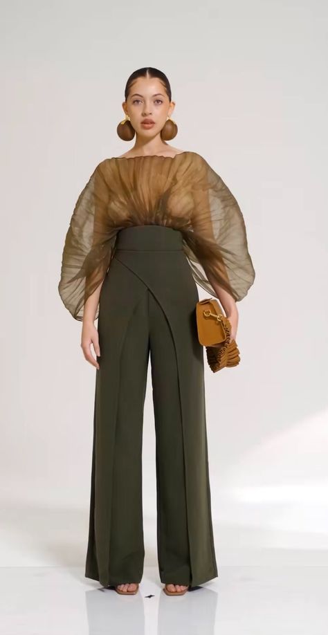 Pants Winter Outfit, Pleated Organza, Corset Pants, Andrea Iyamah, Pijamas Women, Green Pants, Looks Chic, Mode Inspiration, Cute Black