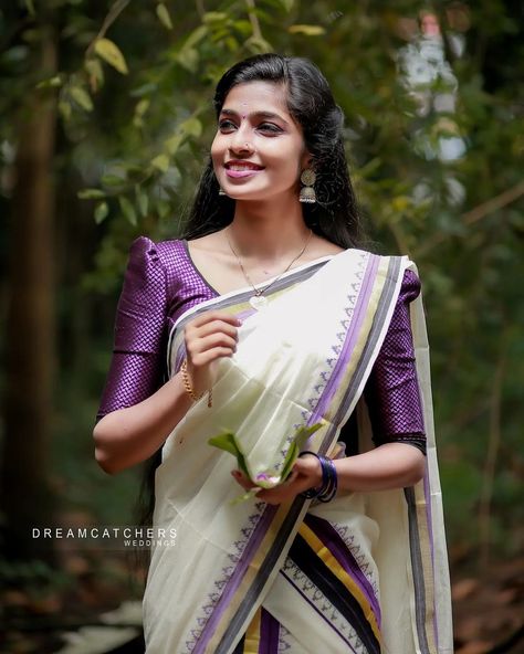 Set Mundu Blouse Design, Puff Sleeves Pattern For Blouse, Settu Mundu, Puff Hands, Onam Collections, Latest Fashion Blouse Designs, Simple Saree Blouse Designs, Onam Dress, Brocade Blouse Designs