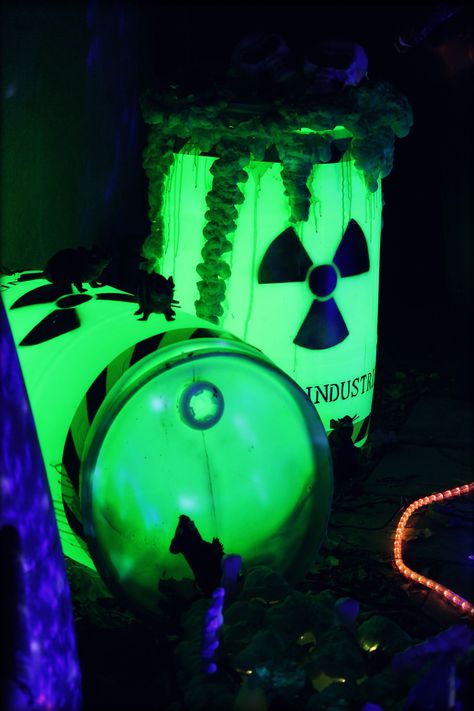 Static Halloween Props, Lights Out Frights Out, Halloween Barrel Ideas, Bio Hazard Halloween Decor, Uv Halloween Decorations, Toxic Halloween Decorations, Barrel Halloween Decor, Toxic Waste Halloween Decorations, Toxic Waste Aesthetic