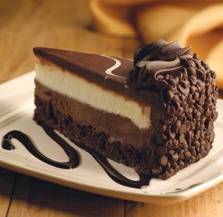 The Best Cheesecake AROUND! Black Tie Mousse Cheesecake from Olive Garden. Black Tie Mousse Cake, Olive Garden Copycat Recipes, Dark Chocolate Cheesecake, Olive Garden Copycat, Mousse Cake Recipe, Olive Garden Recipes, Cheesecake Mousse, Chocolate Mousse Cake, Cake Walk