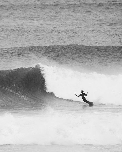 That epic “loose and flowy” style by Mikey February. Great photo via Zelti February. #surfing #surf #style #surfphotography #photography Mikey February, Surfing Art, Backless Tankini, Surf Aesthetic, Feel Good Friday, Surf Vibes, Flowy Style, Dreams And Visions, Magazine Collage