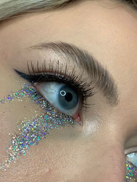 Tear Make Up Eyes, Blue Tears Makeup, Euphoria Tears, Euphoria Glitter Tears, Sparkle Tears, Crying Glitter Makeup, Rave Makeup Glitter, Glitter Tears Makeup, Makeup Tears