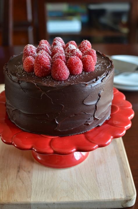 Breakfast Keto Recipes, Raspberry Layer Cake, Rhubarb Cookies, Chocolate Layer Cake Recipe, Breakfast Keto, Chocolate Raspberry Cake, Dessert For Two, Chocolate Cake Decoration, Chocolate Layer Cake