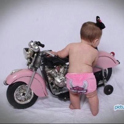 Harley lil babe! - Adorable! Harley Baby, Motorcycle Birthday, Biker Baby, Motorcycle Baby, Kids Motorcycle, Lady Riders, Biker Chic, Biker Life, Biker Chick