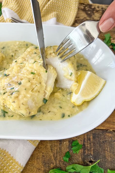 Fish In White Sauce Recipes, Sauce For Haddock Fish, Sauce For Fish Fillet, White Sauce For Fish, Tilapia Sauce, Fish Sauce Recipe, Fish Fillet Recipe, Spanish Cheese, Mornay Sauce