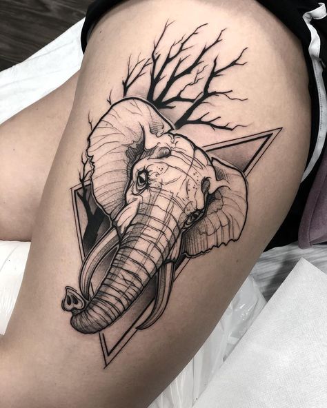 tatuagem de elefante, ink art Sketch Style Tattoos, Gorilla Tattoo, Petit Tattoo, Elephant Tattoo Design, Rune Tattoo, True Tattoo, Leg Tattoo Men, Tattoo Equipment, Elephant Tattoo