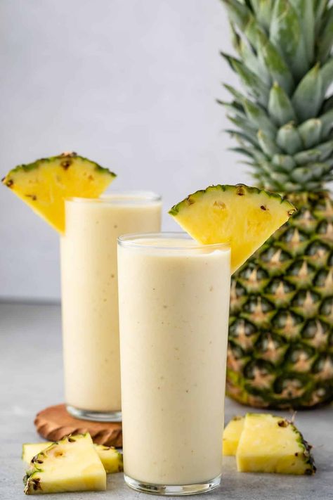 Pine Apple Smoothie Recipes, Banana And Pineapple Smoothie, Pine Apple Smoothie, Perfect Smoothie Recipe, Smoothie With Banana, Smoothie Pineapple, Fruit Shake, Pineapple Shake, Soft Drinks Recipes