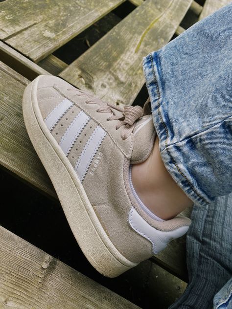 𝑀𝑎𝑢𝑑 Adidas Campus 00s Beige, Adidas Campus 00, Adidas Campus Shoes, Campus Shoes, Campus 00, Pretty Sneakers, Adidas Campus 00s, Trendy Shoes Sneakers, Shoes Beige