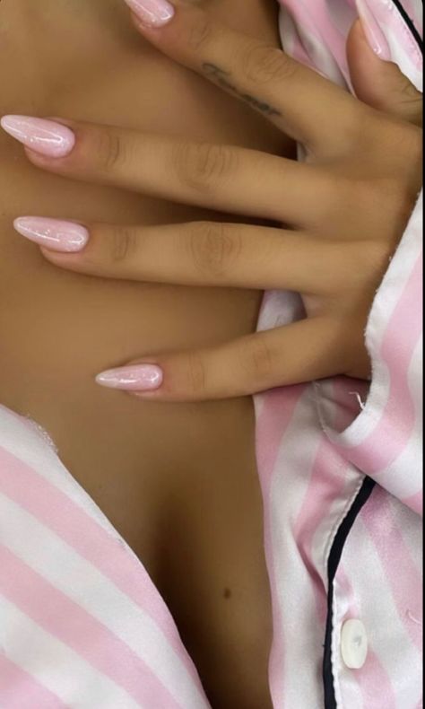 Almond Nails Pink Sparkle, Light Pink Classy Nails, Elegant Almond Nails Classy Pink, Bubblegum Pink Almond Nails, Light Pink Sparkle Nails Acrylic, Acrylic Natural Looking Nails, Baby Pink Sparkly Nails, Light Rose Nails, Almond Baby Pink Nails