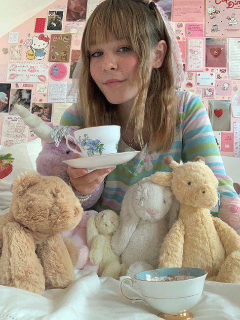 Cute Teddies Aesthetic, Plushie Pile Aesthetic, Holding Teddy Bear Aesthetic, Cat Teddy Bear, Girl With Teddy Bear Aesthetic, Jellycat Stuffed Animals, Bear Girl, Girls Play, Cute Plush