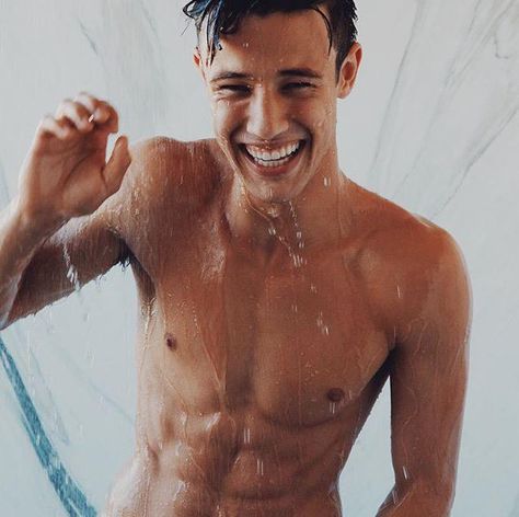 General picture of Cameron Dallas - Photo 408 of 2061 Cameron Dallas Shirtless, Men In Shower, Cam Dallas, Cameron Alexander Dallas, Great Smiles, White Smile, Smiling Man, Cameron Dallas, Dolan Twins