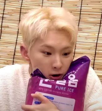 Funny Hoshi Pics, Hoshi Funny Face, Hoshi Memeable Face, Seventeen Keyboard Wallpaper, Hoshi Seventeen Cute, Hoshi Memes, Hoshi Funny, Hoshi Cute, Hoshi Aesthetic