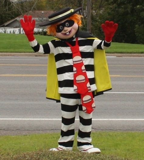 HamBurglar – McDonald’s. rubble rubble Hamburglar Costume, Prime Suspect, Hot Halloween Outfits, Food Costumes, Vintage Witch, Halloween 2015, Sugar Skull Art, Halloween Costumes Makeup, Mens Costumes