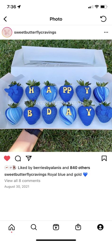 Blue And White Strawberries Chocolate Covered, Royal Blue And Gold Strawberries, Blue Covered Strawberries Ideas, Blue Birthday Strawberries, Royal Blue Strawberries Chocolate, Navy Blue Chocolate Covered Strawberries, Blue And Gold Chocolate Strawberries, Birthday Strawberries For Men, Blue And Gold Strawberries