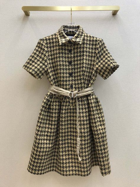 Dior Style Dress, Dior Clothing Aesthetic, Dior Outfits Women Casual, Dior Clothes Aesthetic, Dior Clothes Outfit, Dior Dress Short, Dior Clothes Casual, Dior Dress Casual, Dior Outfits Women