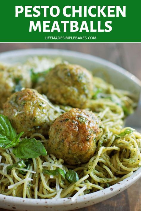 Pesto Meatballs, Meatballs Pasta, Homemade Meatballs Recipe, Meatballs Recipes, Chicken Meatball Recipes, Pasta Pesto, Simple Pasta, Pasta Chicken, Chicken Life