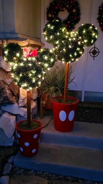 Nick "Walt" Walters on Instagram: "DIY Mickey and Minnie Topiaries #epcot #disney #topiary #disneygarden #epcotflowerandgardenfestival #disneyholidays #disneychristmas #disneyhome #disneydiy #disneylights #xmaslights #christmaslights #disneyfamily #cricut #rustoleum #homegoods" Disney Christmas Cubicle Decorations, Mickey Mouse Outdoor Christmas Decor, Mickey Christmas Decorations Diy, Diy Christmas Disney Decorations, Disney Christmas Ideas Decoration, Mickey Mouse Christmas Decorations Ideas, Disney Topiary Diy, Disney Christmas Theme Decorations, Disney Porch Decor