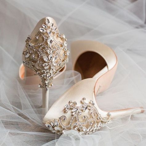 Bridesmaids Spring, Bride Heels, Trendy Bride, Bridal Flats, Shoes Heels Classy, Bridal Wedding Shoes, Badgley Mischka Shoes, Bridal Heels, Wedding Shoes Heels