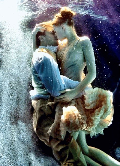 Ty A Ja, Art Amour, Twin Flame Art, Underwater Portrait, Image Couple, Flame Art, World Of Fantasy, Fantasy Aesthetic, Romantic Art