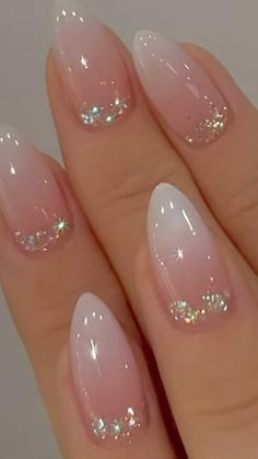 Almond Nails Elegant, Elegant Almond Nails, Nail Elegant, Wedding Day Nails, Bridesmaids Nails, Unghie Sfumate, Nails Elegant, April Nails, Classy Nail Designs