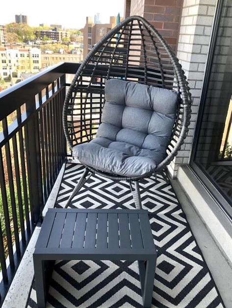 Swinging Chair Outdoor Patio, Egg Chair Balcony Ideas, Balcony Egg Chair, Chairs For Balcony, Balcony Chairs Ideas, Condo Balcony, Wicker Patio Chairs, Patio Furniture Layout, Diy Balcony