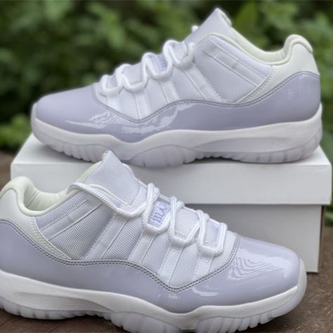 Jordan 11 Pure Violet, Hard Shoes, Girl Grillz, Jordan 11s, Shoes For School, Jordan Retro 11, Jordan 11 Low, Mens Basketball Shoes, Jordan 11 Retro Low