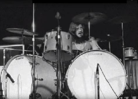 John Bonham 1969 after he got a drum kit like Carmine Appice of Vanilla Fudge from Ludwig Mitch Mitchell, Sandy West, Bill Ward, Ludwig Drums, Jimi Hendrix Experience, John Paul Jones, John Bonham, Led Zep, How To Play Drums