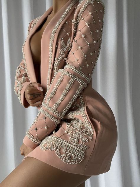 Material: Cotton, Polyester Pearls details Delicate dry clean Protect accessory before washing Cool iron Sample size S Our Style No. ZC_2021094266 Beaded Blazer, Chique Outfit, Look Festival, Fashionable Dress, Couture Mode, Feather Dress, Mode Inspo, Bag Dress, Accessories Jacket