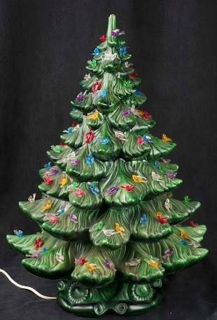 Ceramic Christmas Tree Lights, Vintage Ceramic Christmas Tree, Candle Stick Decor, Ceramic Tree, Painting Christmas, Fun Christmas Decorations, Xmas Wreaths, Ceramic Christmas Trees, Bird Tree