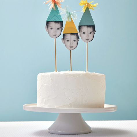 23 easy DIY cake toppers - Today's Parent Easy Diy Cake, Diy Cake Toppers, Diy Cake Topper Birthday, Keto Cupcakes, Diy Birthday Cake, Toppers Diy, Easy Birthday, Diy Cake Topper, Birthday Cake Decorating