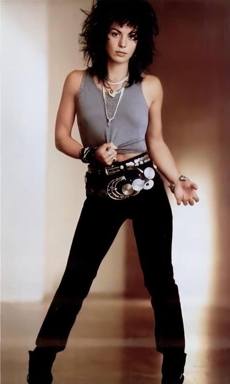 Joan Jett Fashion, Joan Jett Outfits, Joan Jett Style, 80s Rock Fashion, Look 80s, Women Of Rock, 80s Rock, Joan Jett, I'm With The Band