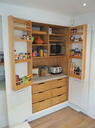 Wooden Picture Ledge, Wooden Door Frame, Bedroom Furniture Redo, Plywood Kitchen, Handleless Kitchen, Walnut Kitchen, Kitchen Manufacturers, Bespoke Kitchen, Picture Ledge