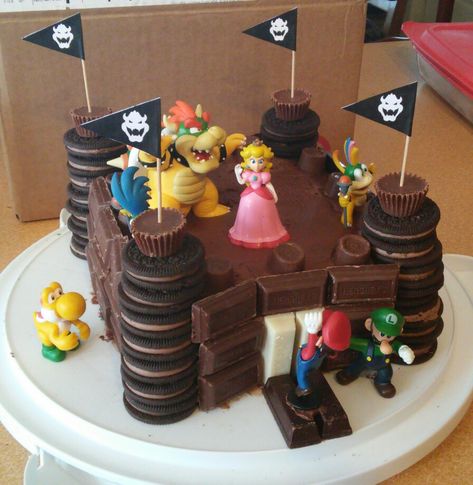 Mario Cakes Ideas, Bowser Birthday Party Cake, Bowser Cake Ideas, Super Mario Cake Birthday Easy, Mario Birthday Party Cake Easy, Mario Castle Cake, Super Mario Bowser Cake, Bowser Castle Cake, Mario Cake Easy