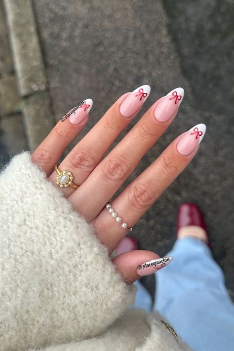 30 Christmas French Tip Nail Designs that Will Nail the Holiday Spirit Festive Chrome Nails, Chrome Nails With Bow, Christmas French Tip, Tip Nail Ideas, French Tip Nail Ideas, Tip Nail Designs, Festive Holiday Nails, Bow Nail Art, French Tip Nail Designs