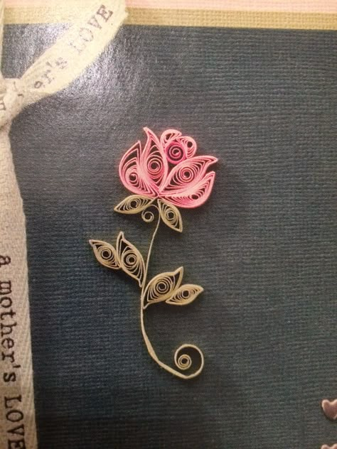 Cute Free Quilling Patterns Flowers, Rose Quilling, Quilling Rose, Quilling Sculptures & Statues, Easy Quilling, Quilled Cards, Simple Quilling Ideas, Quilled Flowers, Quilling Ideas