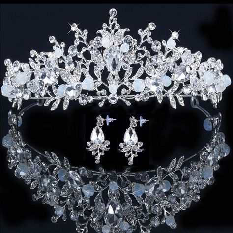 Crowns For Quinceanera, Quince Crowns, Quinceanera Blue, Quince Crown, Light Blue Quince, Crown Pageant, Crowns For Women, Quinceanera Jewelry, Quinceanera Crown