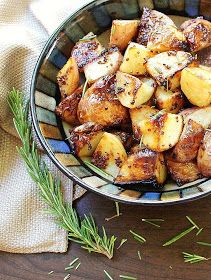 Inspired Edibles: Roasted Honey-Dijon Potatoes with Fresh Rosemary Dijon Potatoes, Honey Dijon, Delish Recipes, Dinner Sides, Roasts, Fresh Rosemary, Side Recipes, Veggie Sides, Roasted Potatoes