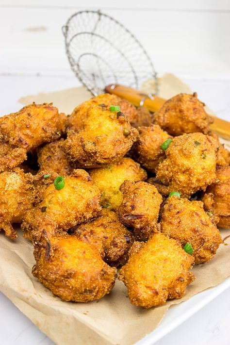 Hush Puppies Recipe, Southern Side Dishes, Sides Dishes, Diy Easy Recipes, Fish Sticks, Tartar Sauce, Southern Cooking, Starters Recipes, Classic Southern