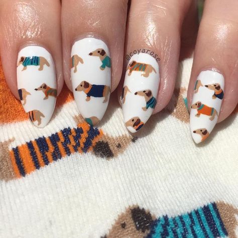 Dachshund dog pattern nails nail art Dog Nail Designs, Dog Nails Design, Dog Nail Art, Boujee Nails, Pattern Nails, Nail Art Simple, Super Cute Nails, May Nails, Finger Nail Art