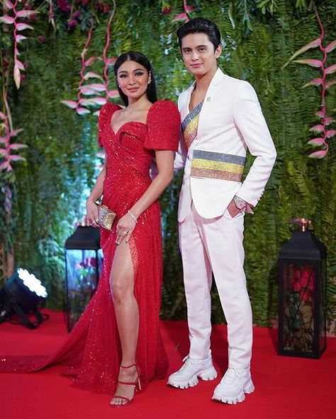 James Reid And Nadine Lustre, Maymay Entrata, Miss Universe Gowns, Modern Filipiniana Dress, Filipino Clothing, Filipino Fashion, Cutest Couples, Filipiniana Dress, James Reid