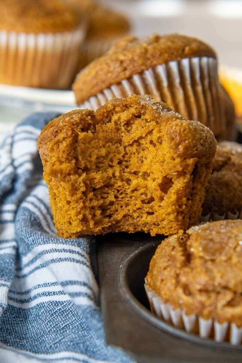 Pumpkin Oat Muffins, Oat Flour Muffins, Pumpkin Oatmeal Muffins, Oatmeal Flour, Oat Flour Recipes, Cake Mix Muffins, Gluten Free Pumpkin Muffins, Pumpkin Muffins Easy, Pumpkin Oats