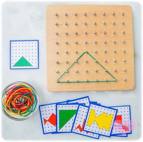 A bigger version of the material we've published last Wednesday 💛 Not only children will be able to create their own patterns but they will be introduced to geometry while playing. This board also develops hand-eye coordination 👏 |►Age: from 3 💚 Available in our store (link in our bio) 💚 #Montessori #MontessoriMaterial #MontessoriActivity #HandEyeCoordination picture: @montessorifromtheheart Diy Geoboard, Art Montessori, Diy Kid Activities, Recycled Crafts Kids, Montessori Diy, Montessori Art, Montessori Homeschool, Montessori Preschool, Montessori Math