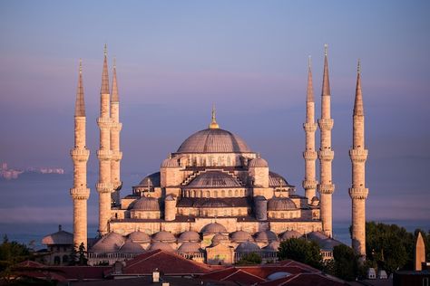 Aya Sophia, Sultan Ahmed Mosque, Visit Istanbul, Byzantine Architecture, Dome Of The Rock, Travel Globe, Islamic Culture, Blue Mosque, Byzantine Empire