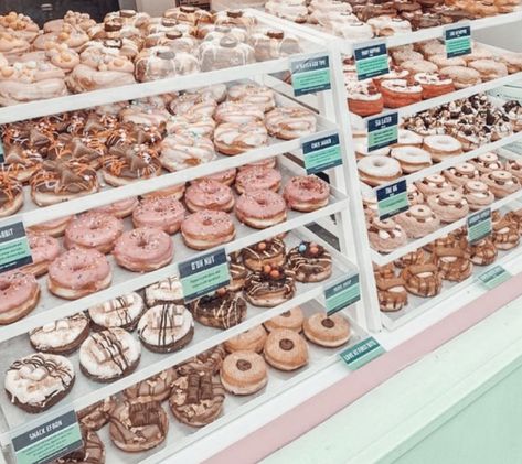 Doughnut Shop Aesthetic, Fantasy Country, Mlp Aesthetic, Donut Store, Counter Ideas, Dream Bakery, Vintage Bakery, Small Bakery, Doughnut Shop