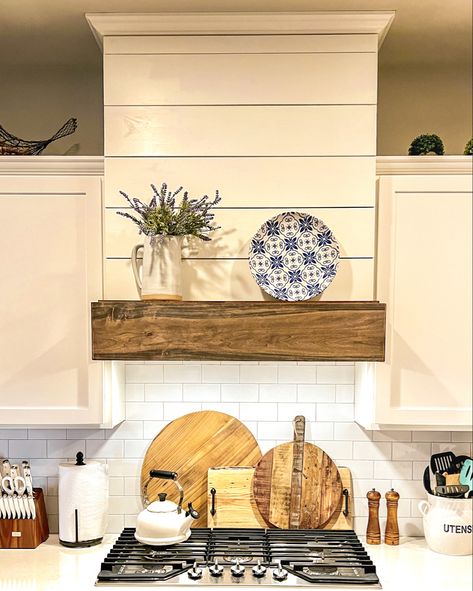 Oven Hood With Corbels, Range Hood With Shelf Above, Wood Hood Cover Kitchen, Diy Shiplap Range Hood Cover, Industrial Range Hood Ideas, Wooden Kitchen Hoods Ideas, Kitchen Hood Design Wood, Range Hood Insert Ideas, Small Vent Hood Ideas