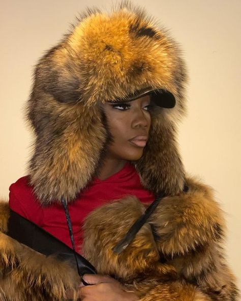 Trapper Hat Outfit, Baddie Streetwear, Fur Goods, Face Tattoos For Women, Russian Hat, Brown Hat, 90s Hip Hop Fashion, Hat Outfit, Trapper Hat