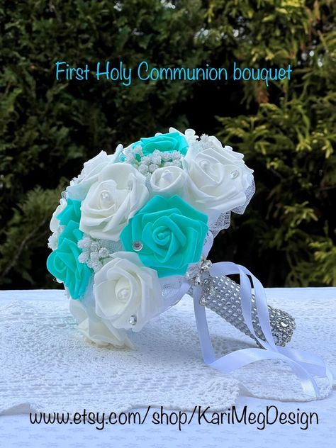 Tiffany Blue Centerpieces, Communion Bouquet, Turquoise Wedding Bouquets, Tiffany Blue Flowers, Turquoise Wedding Flowers, Turquoise Bouquet, Bouquets For Wedding, Tiffany Birthday Party, Tiffany Blue Wedding Theme