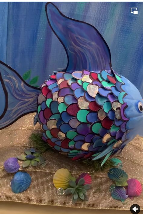 Frozen Pumpkin Painting Ideas, Aquarium Pumpkin Ideas, Rainbow Fish Pumpkin Decorating, Paint Pumpkin Book Character, Hr Pumpkin Ideas, Painted Pumpkin Decorating Ideas, Painted Pumpkins Competition, Extravagant Pumpkin Decorating, Jellyfish Pumpkin Decorating